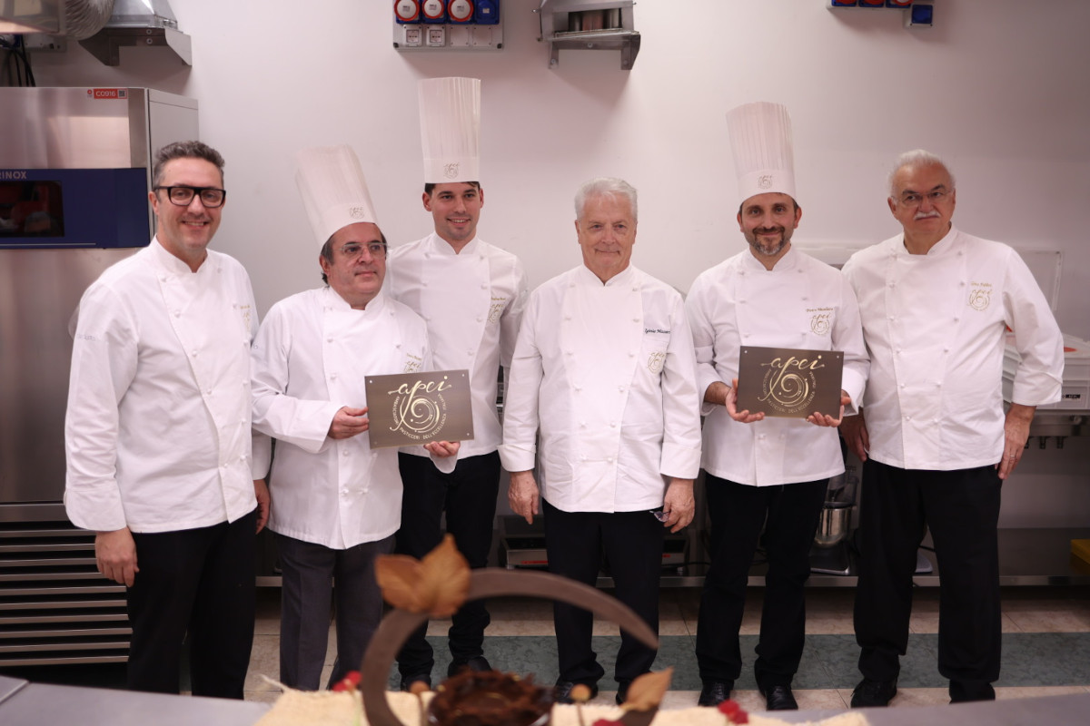 Un momento del seminario. Al centro Iginio Massari  Pasticceri dell’anno i fratelli Andrea e Manuela Pansa