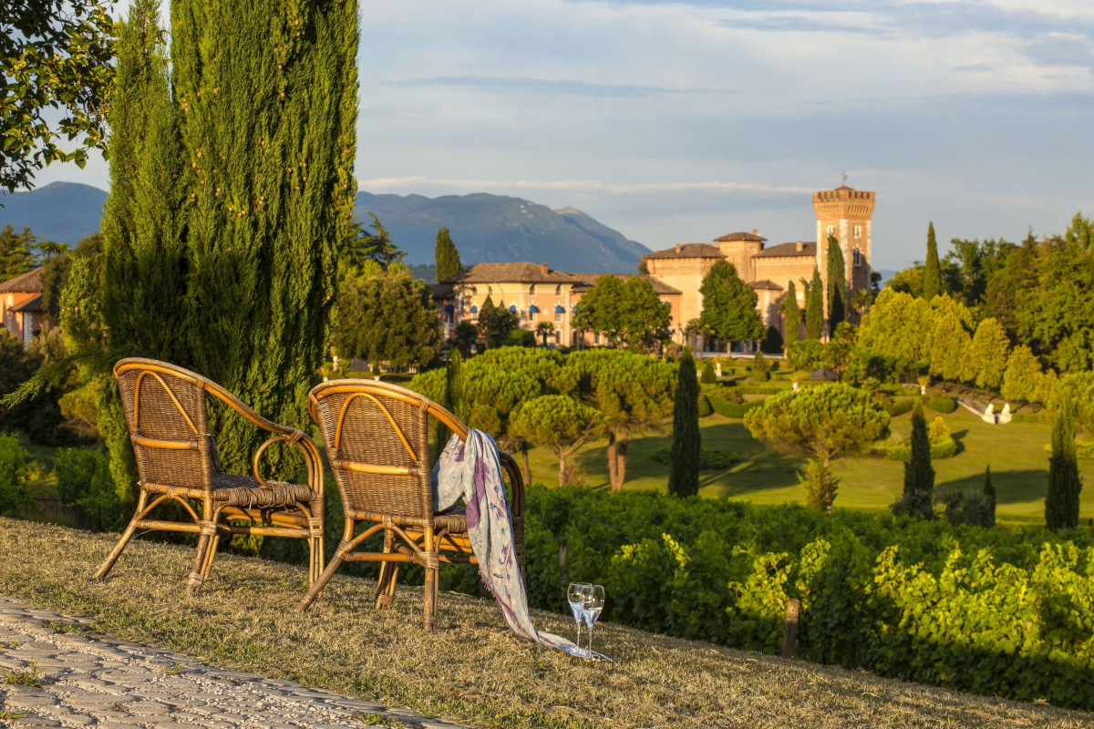 Atmosfere settecentesche e buon vino: benvenuti al Castello di Spessa