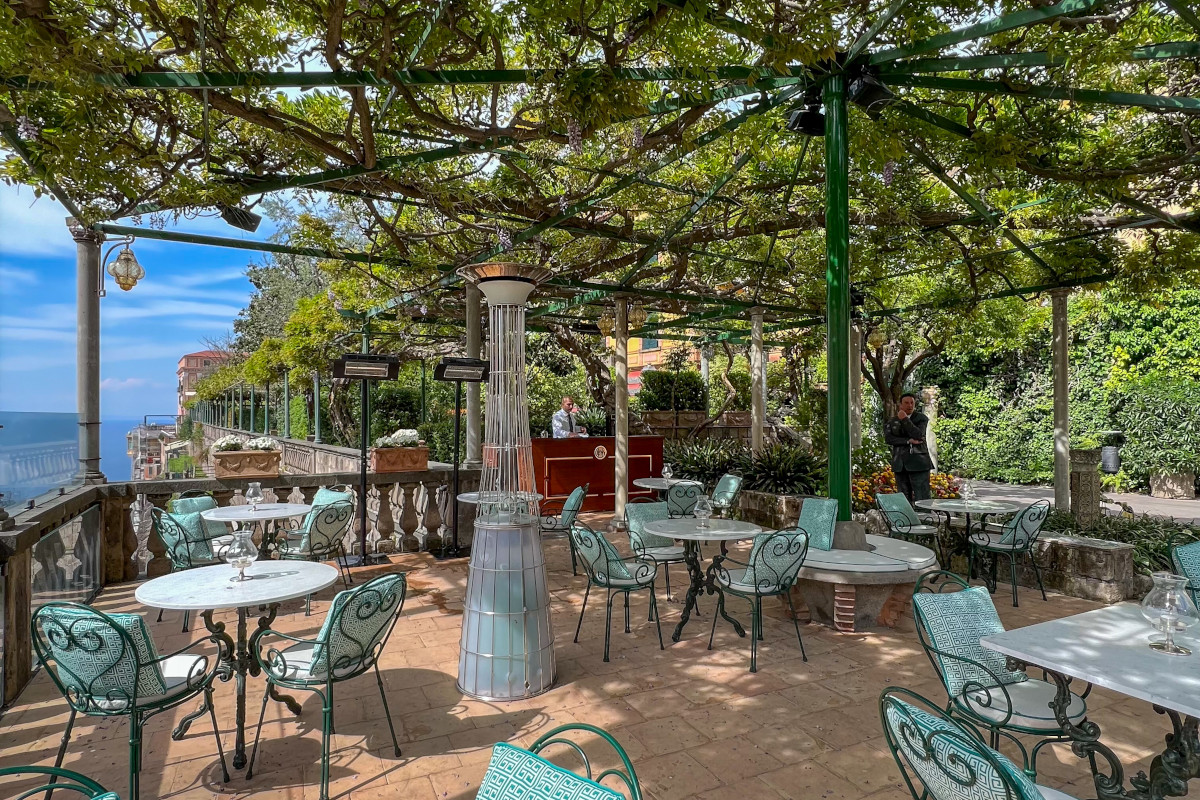 La Pergola Bar à Champagne: ecco la novità 2024 del Grand Hotel Excelsior Vittoria