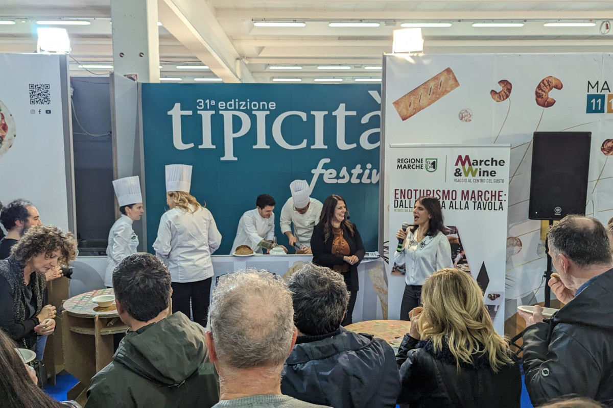 La presentazione del Wine Tour delle Marche: dalla vigna alla tavola Al via il Wine Tour delle Marche: dalla vigna alla tavola