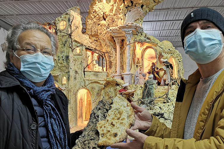 Lunedì 7 dicembre ore 10.30 installazione dell’opera presepiale presso la Basilica di Santa Chiara - A Napoli un presepe di pizza in onore del riconoscimento Unesco