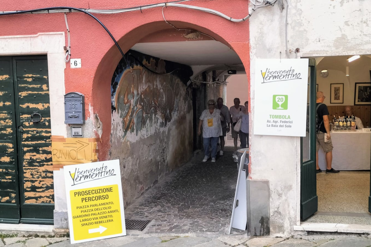 Dal Vermentino Nero agli spumanti underwater: le nuove frontiere dei produttori lunensi Dal Vermentino Nero agli spumanti underwater: le nuove frontiere dei produttori lunensi