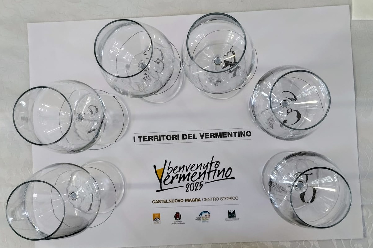 Dal Vermentino Nero agli spumanti underwater: le nuove frontiere dei produttori lunensi Dal Vermentino Nero agli spumanti underwater: le nuove frontiere dei produttori lunensi