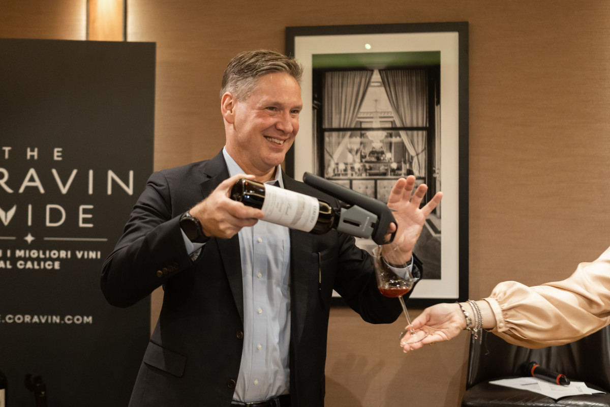 Coravin Guide a Milano: il vino al calice è la risposta al crollo dei consumi? Coravin Guide a Milano: il vino al calice è la risposta al crollo dei consumi?