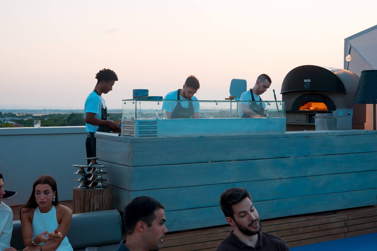 Alto Rooftop celebra la mixology: a Cervia il meglio di bartender e chef italiani