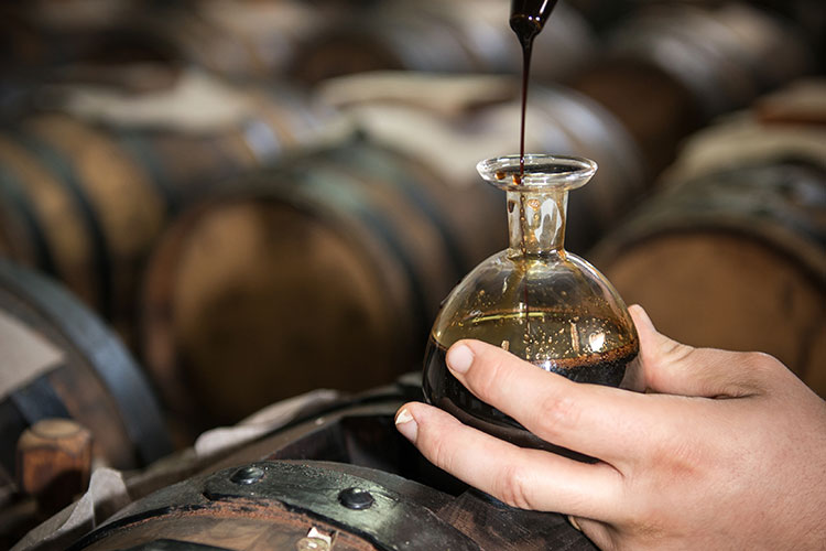 Con -5% di produzione l'Aceto Balsamico di Modena regge la prova Covid - Aceto Balsamico Modena regge la crisi ma pesa il fermo ai ristoranti