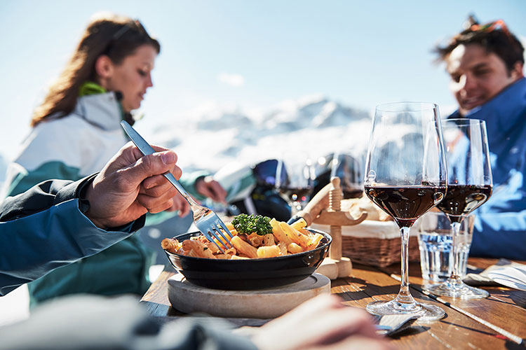 Alta Badia, l'enogastronomia d'inverno Si comincia da Sciare con gusto