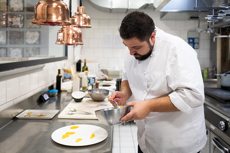 Cristian Fagone (foto: Matteo Zanardi) (Alta cucina per tutte le tasche Riparte l&rsquo;iniziativa InGruppo)