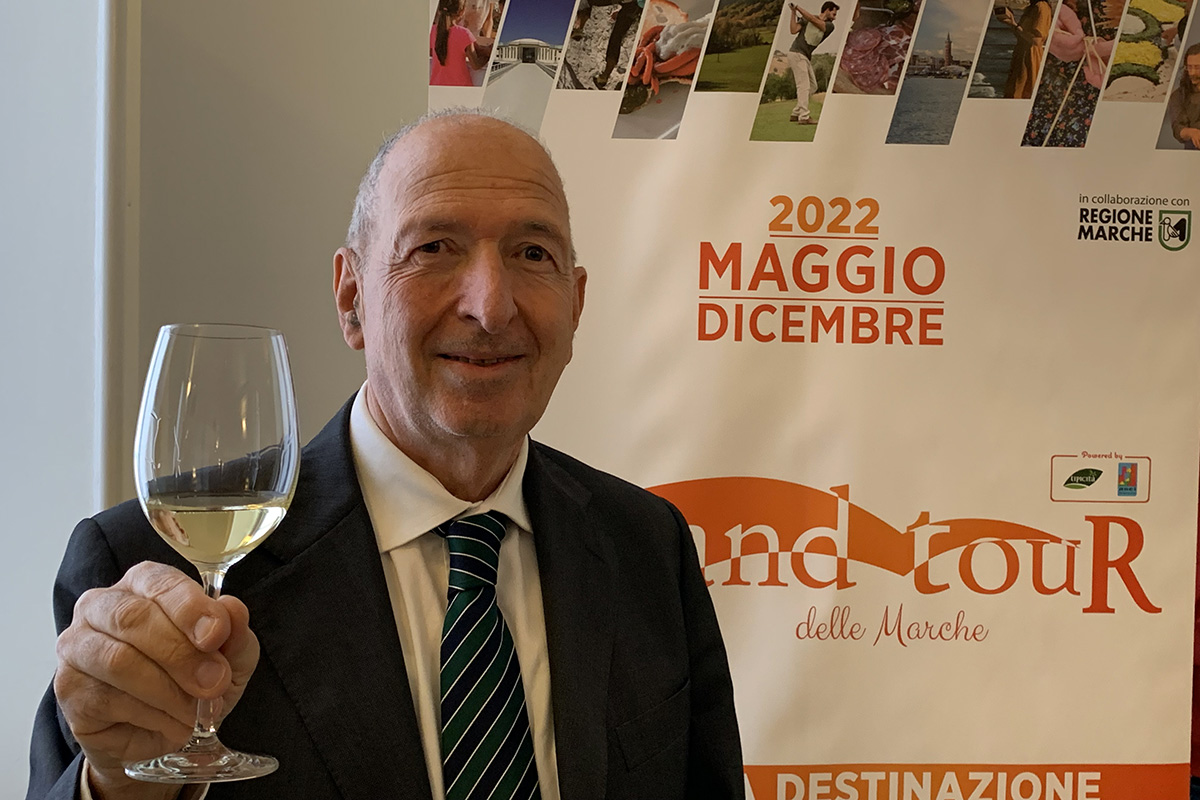 Angelo Serri Grand Tour delle Marche e Tipicità in Blu: alla scoperta dei mondi di una regione