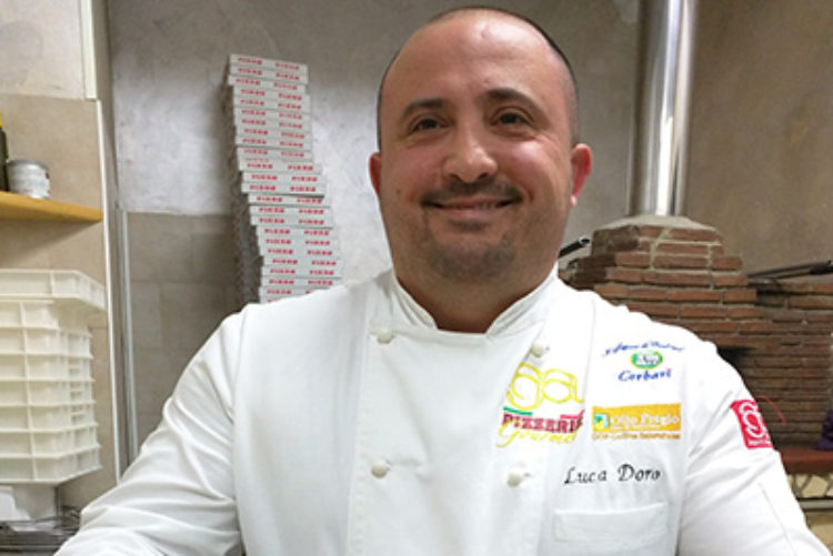 Luca Doro (Arte dei pizzaiuoli Patrimonio Unesco Napoli in festa come ai tempi di Maradona)