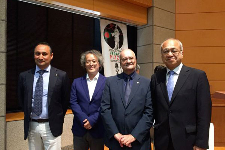(Associazione Verace Pizza Napoletana Aperta una nuova scuola a Kyoto)