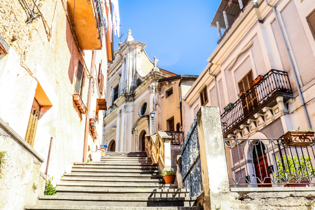 In cammino tra i borghi: esperienze autentiche e comunità da scoprire