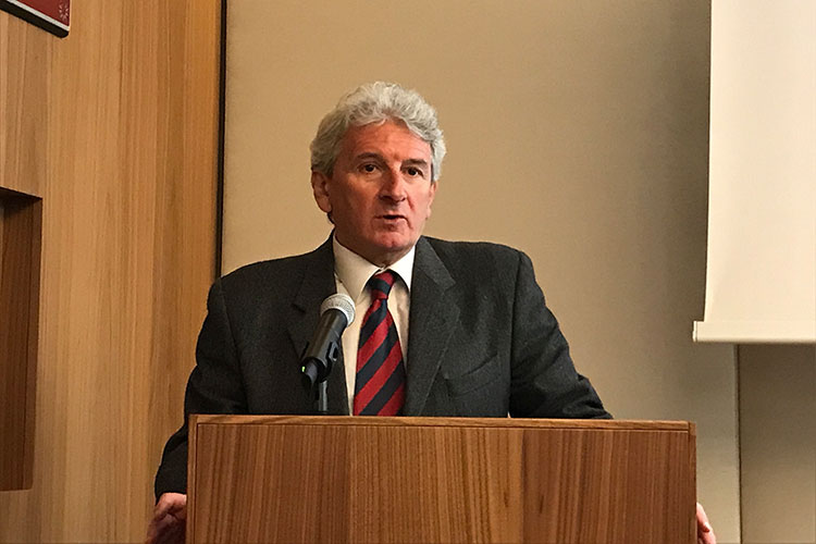 Evaldo Porro (Attrezzature professionali Dall'etichetta energetica alla connettivit&agrave;)