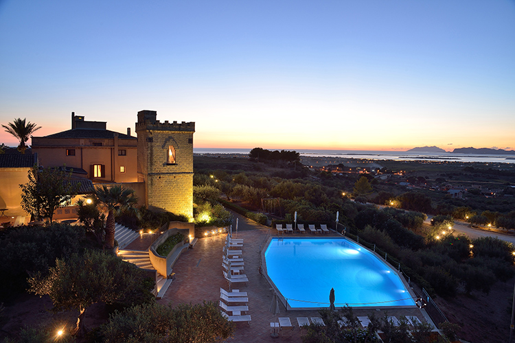 Il relais Baglio Oneto dei Principi di San Lorenzo - Baglio Oneto a Marsala Oasi di relax e cucina a km 0