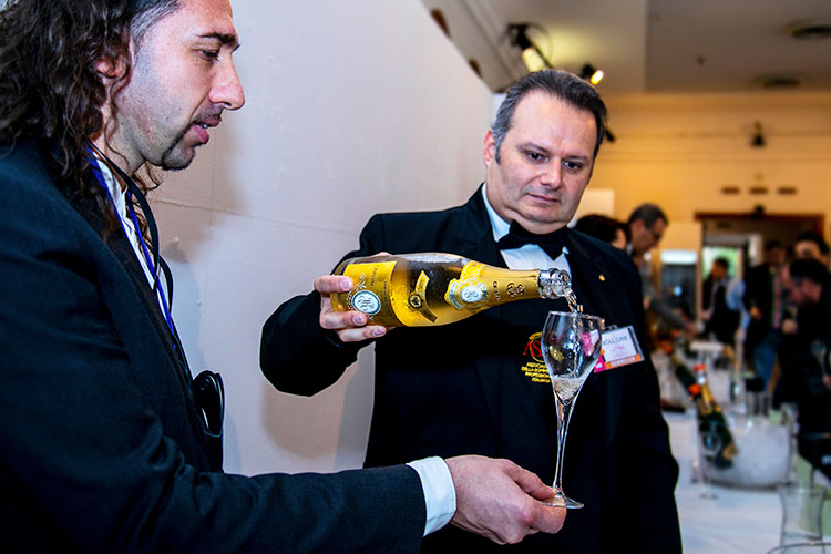 (Bollicine in Villa cresce 52 espositori e oltre mille visitatori)