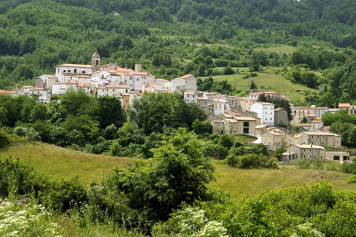 Borgotufi è un albergo diffuso a Castel del Giudice Week end tra gennaio e febbraio? Ecco gli alberghi “lontani” dal Covid