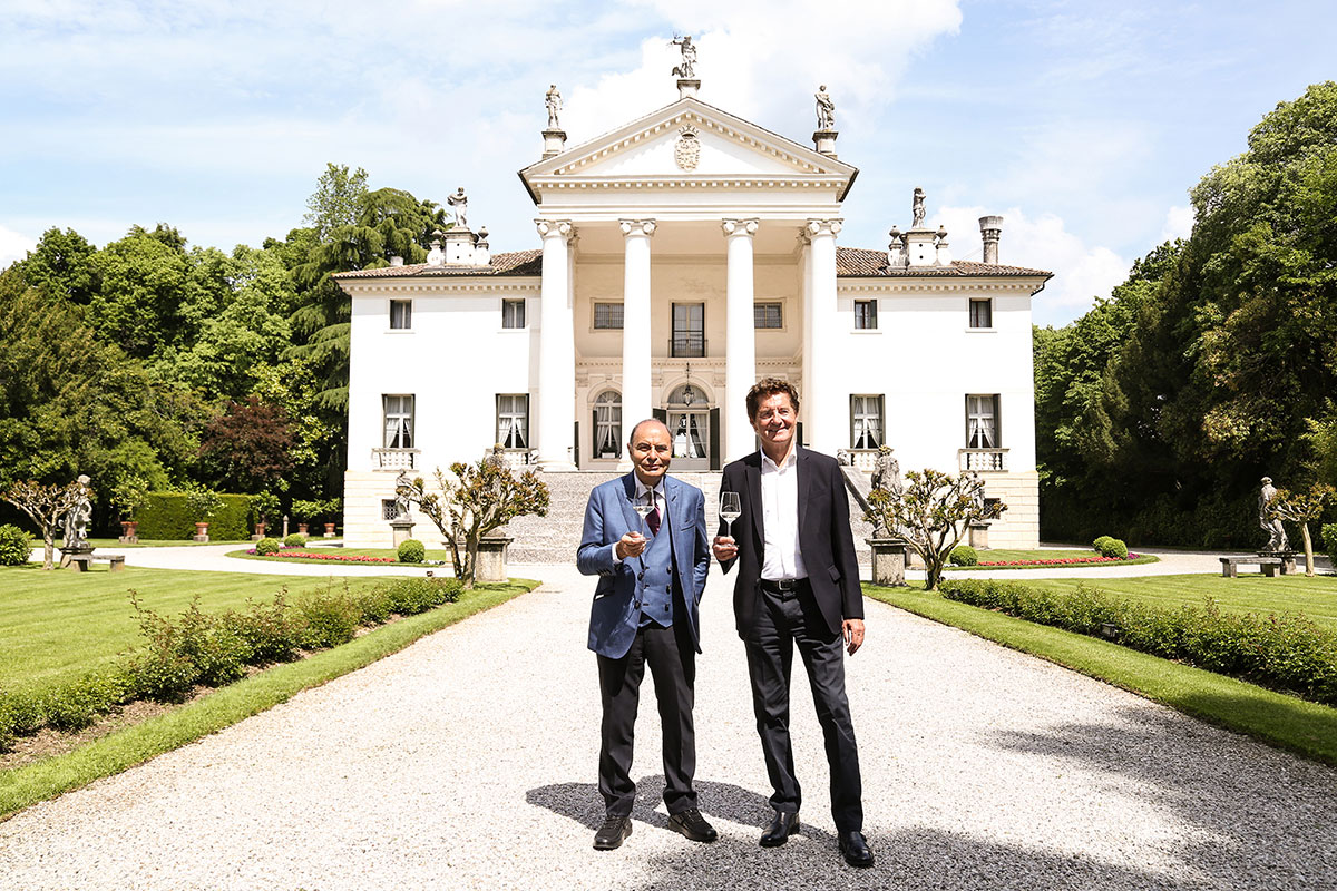 Bruno Vespa e Giancarlo Moretti Polegato Bruno Vespa con Villa SandiIn produzione Prosecco Docg e Doc