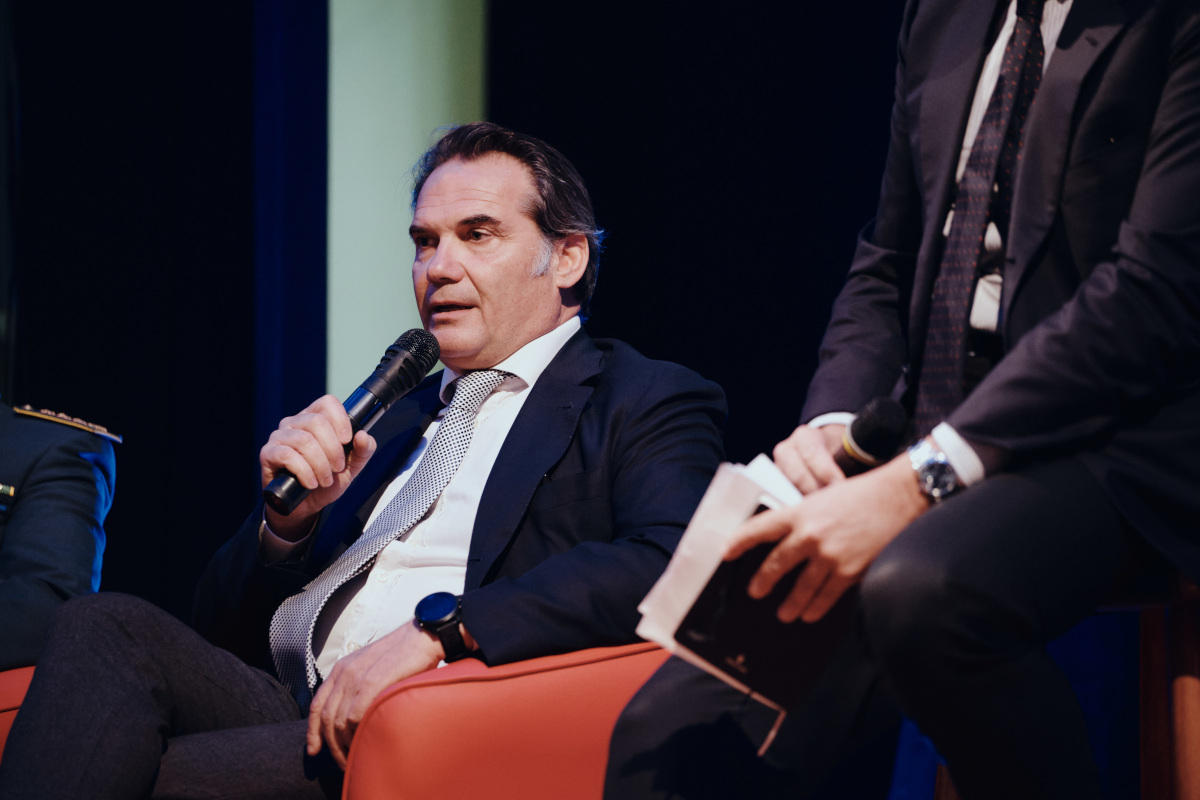 Fotovoltaico e pale eoliche: i Consorzi del vino temono per paesaggio e turismo