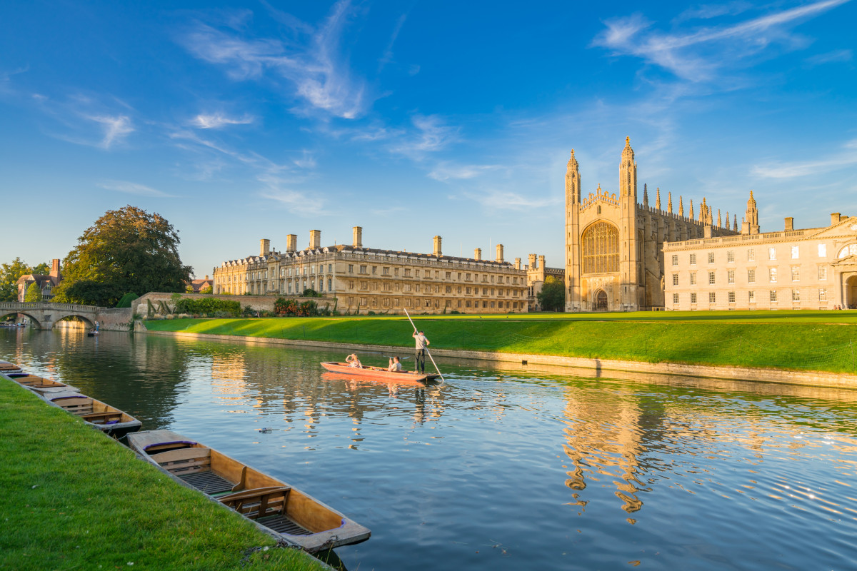 Stop alla carne nelle mense di Cambridge: gli studenti vogliono menu solo vegani