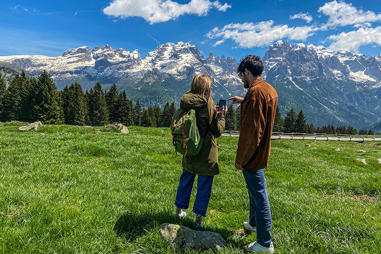 In quota per una vacanza sicura - Pronti. Dolomiti.Via A Campiglio una vacanza smart