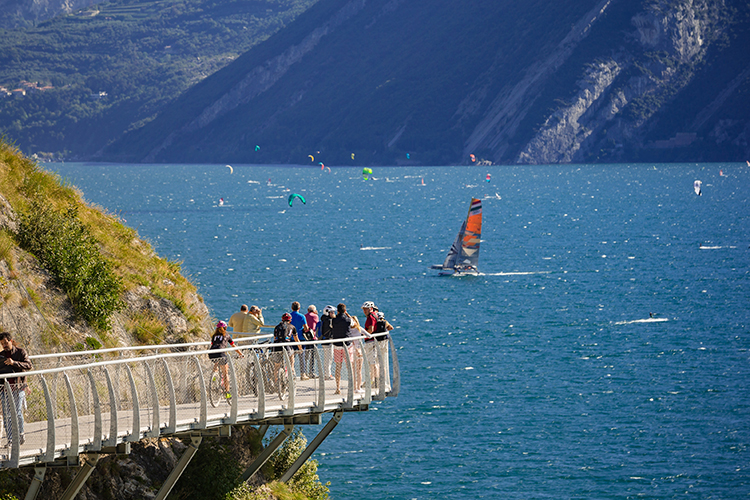 La Ciclopedonale dei sogni di Limone sul Garda è considerata la passerella più spettacolare d’Europa Quante cose da fare a Brescia Tra storia, arte, natura e gite