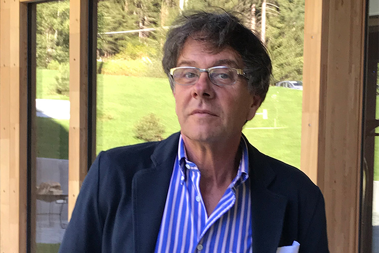 Claudio Coriasco (Prima colazione in hotel Da punto dolente a carta vincente)