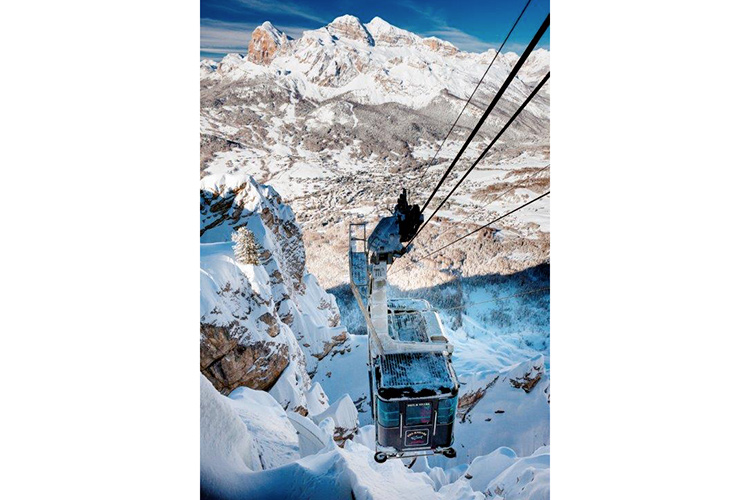 (Cortina d'Ampezzo festeggia 80 anni dall'apertura della Funivia Faloria)