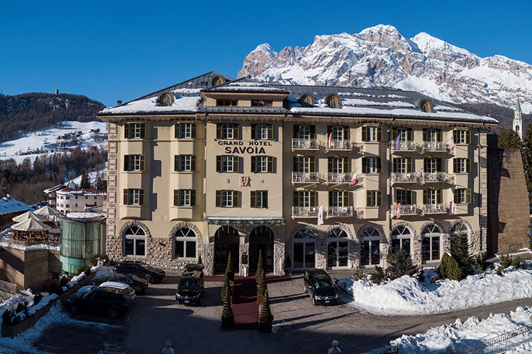 Grand Hotel Savoia è stato costruito nel 1912 - Cortina riscopre un pezzo di storia: riapre il Grand Hotel Savoia