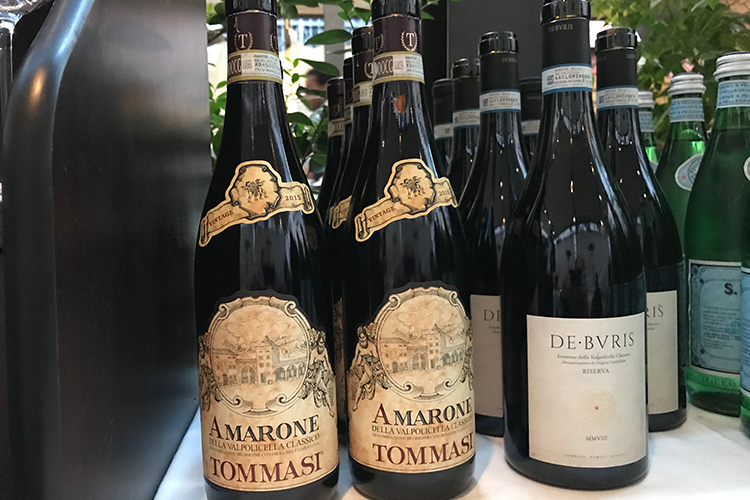 (De Buris Amarone Classico RiservaTommasi presenta la prima annata)