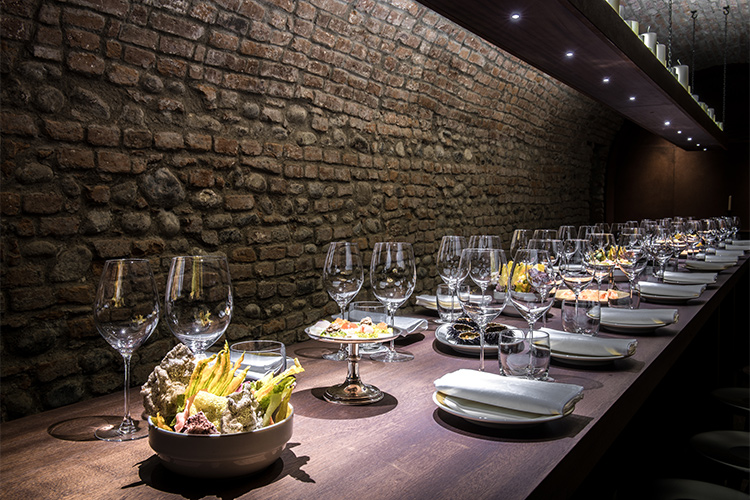 (Allo storico Del Cambio di Torino un menu speciale per i 260 anni)