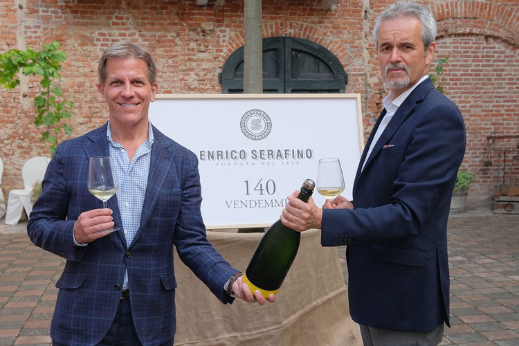 Kyle Krause e Nico Conta (Enrico Serafino festeggia i 140 anni con Riserva Zero 140 Brut Nature)