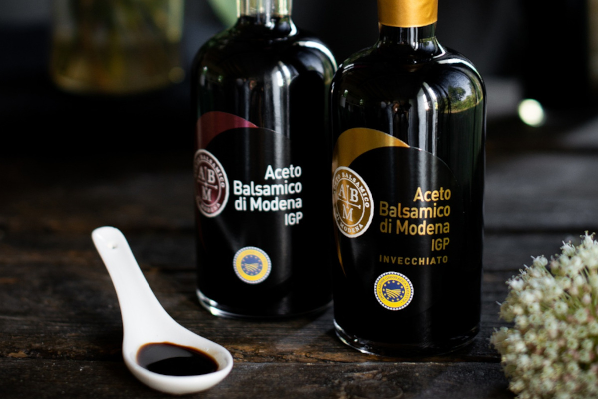 Aceto Balsamico di Modena: il futuro si gioca tra sostenibilità e autenticità Aceto Balsamico di Modena: il futuro si gioca tra sostenibilità e autenticità