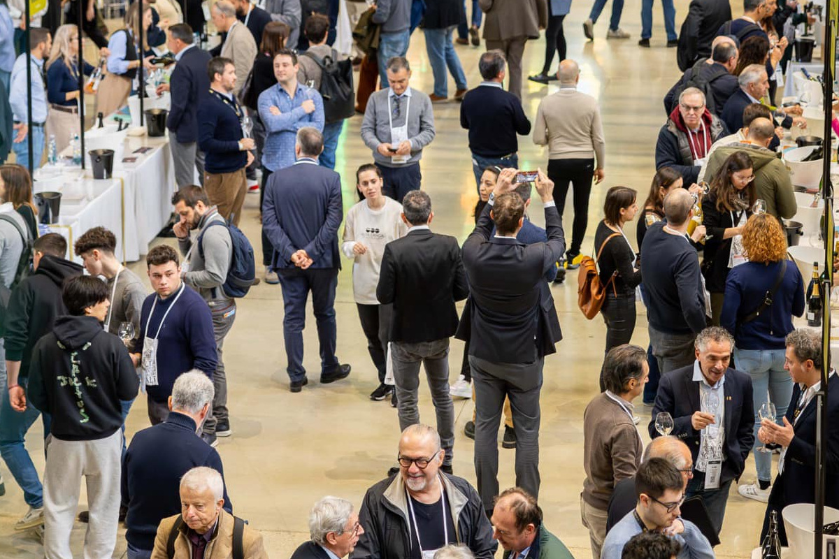 Prima Alta Langa, cresce il Metodo Classico piemontese: +10% di vendite nel 2024