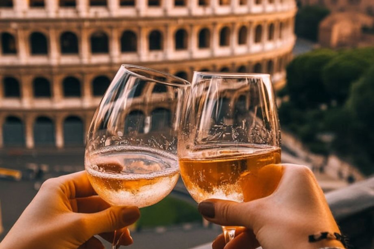 Rose Rosé 2025: il vino incontra la moda in Via Borgognona a Roma