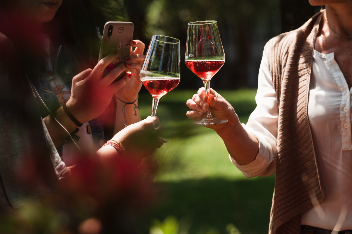 Vigneti eroici e sapori autentici tra le Botti della famiglia Pandolfo 