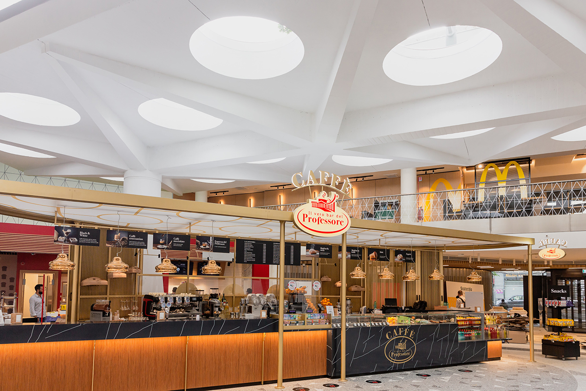 La Food Hall &egrave; aperta tutti i giorni Pranzo fast o slow in stazione? La doppia scelta della Food Hall di Napoli Centrale