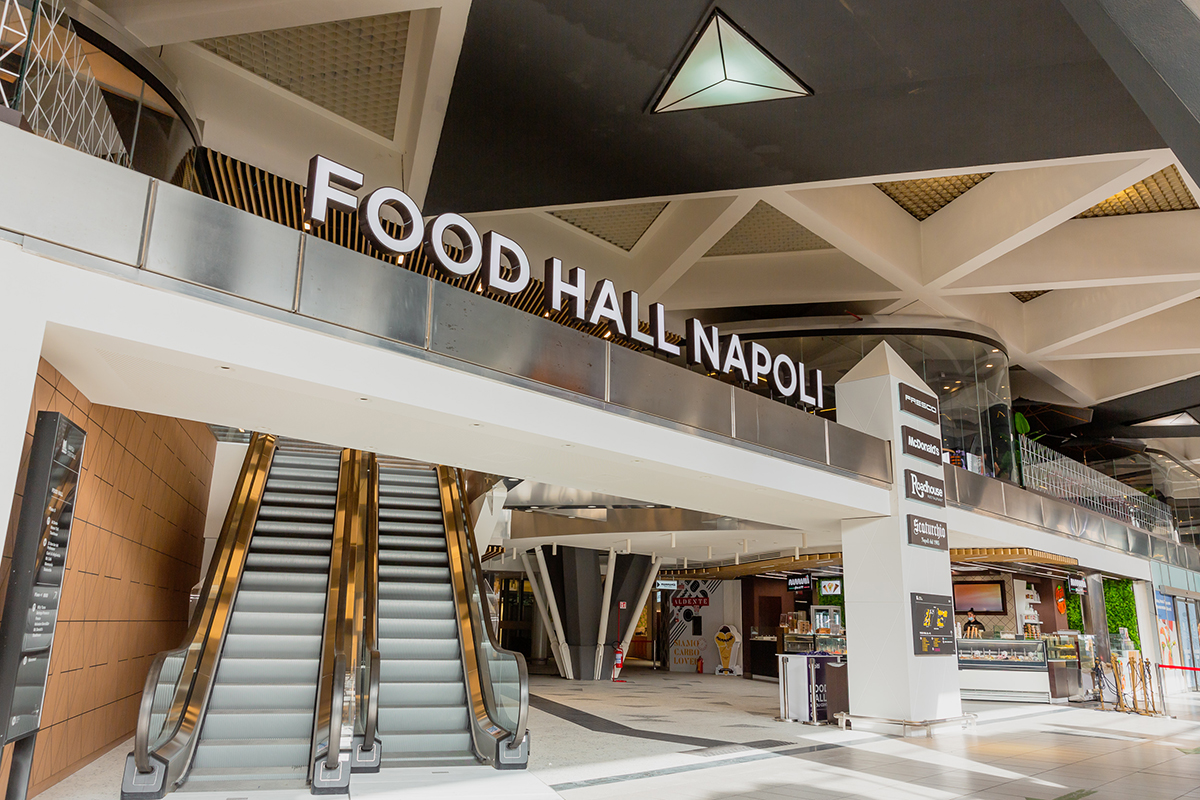 L'ingresso Pranzo fast o slow in stazione? La doppia scelta della Food Hall di Napoli Centrale