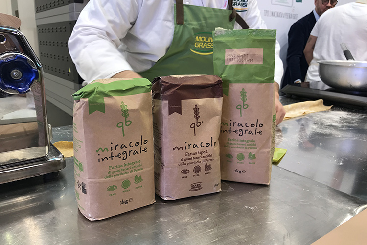 La linea Miracolo Molino Grassi (Farina Miracolo Linea Qb Lo spirito antico di Molino Grassi)