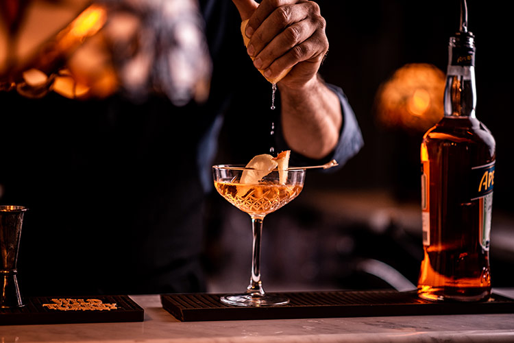 La lista punta su cocktail che seducono con un uso innovativo degli amari - Fermata a Hespresso Gusto da prima classe