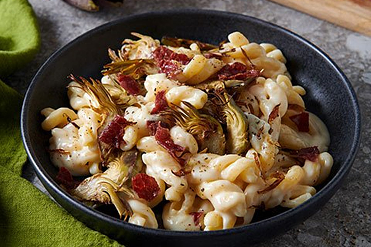 Fusilloni con crema di Fontina Dop, carciofi e mocetta Fusilloni con crema di Fontina Dop, carciofi e mocetta