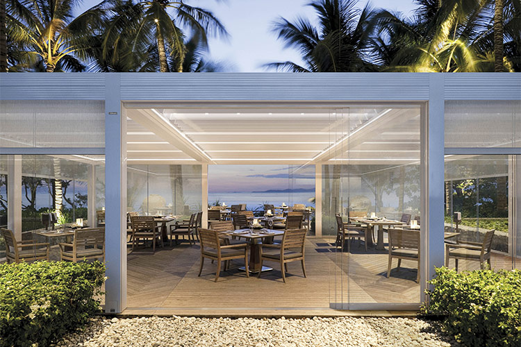 Dehors di nuova generazioneI plus della pergola Med Varia