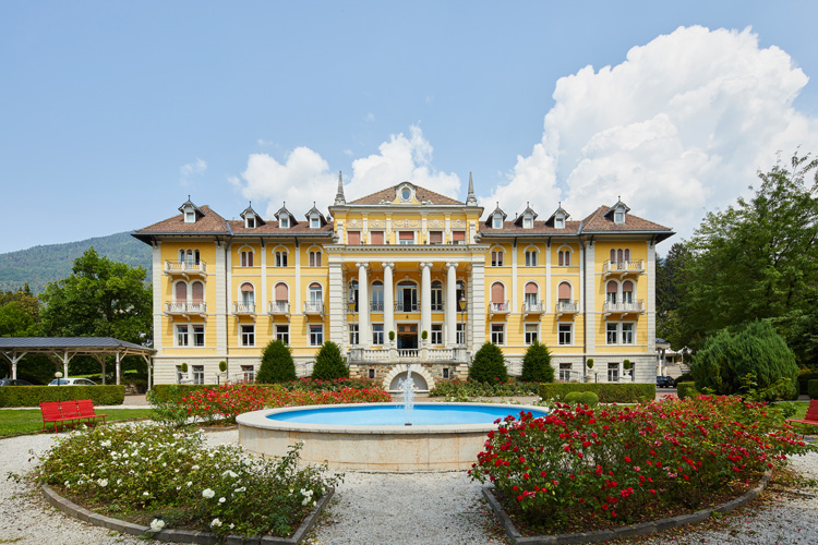 (Grand Hotel Imperial a Levico Terme La natura tra Forest therapy e benessere)