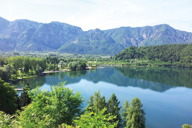 (Grand Hotel Imperial a Levico Terme La natura tra Forest therapy e benessere)