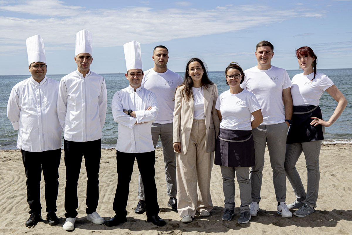 Un paradiso estivo: spiaggia, mare e cucina gourmet ai Bagni di Villa Grey