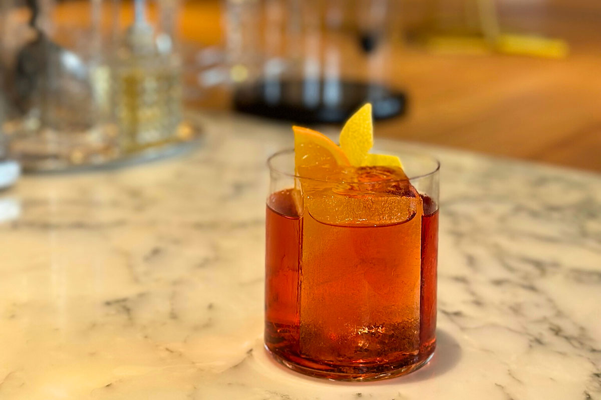 Ecco come si beve il Negroni al Mio Lab del Park Hyatt di Milano