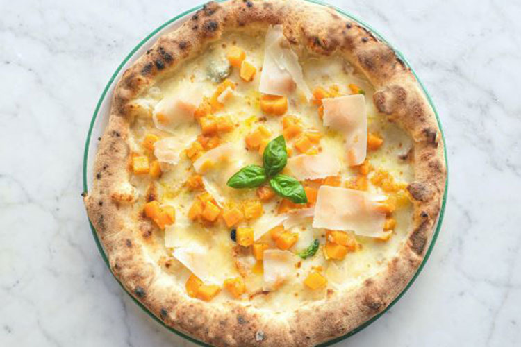 Il topping intrigante e particolare con crema alla zucca e gorgonzola - Irlanda in mini lockdown Ma Halloween si far&agrave;