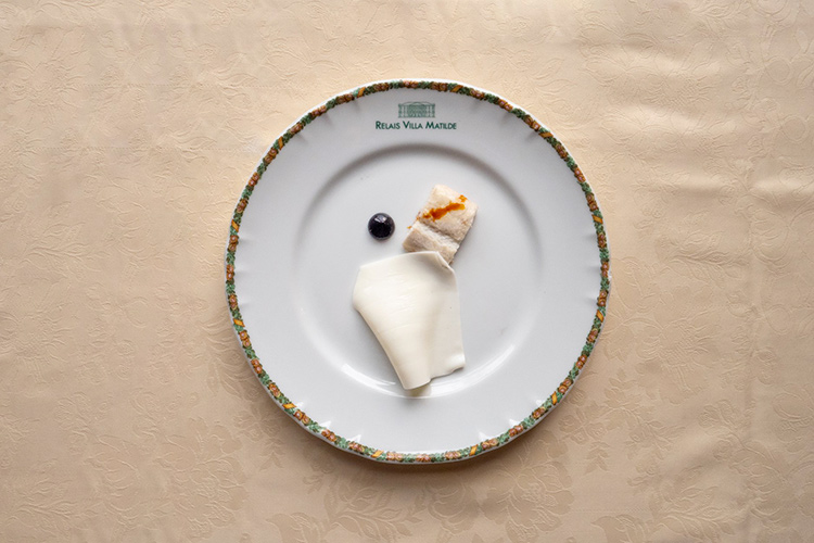 Spazio Bianco, omaggio a Lucio Fontana - Andrea Larossa (Larossa e Pasqualucci vincono il 7° Sina Chefs' Cup Contest)