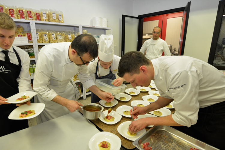 Longino & Cardenal per i detenuti Cena con ricavato al carcere di Bollate