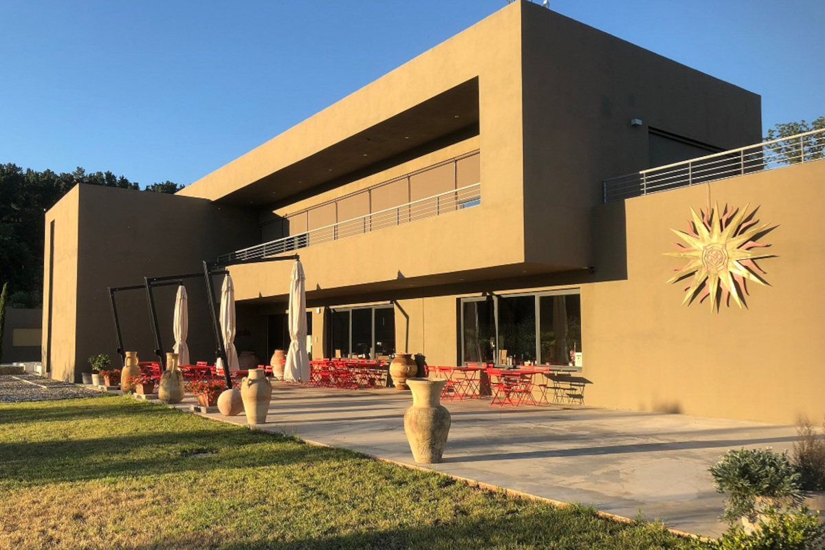 Vini, arte e cultura: la rivoluzione silenziosa de La Regola Vini, arte e cultura: la rivoluzione silenziosa de La Regola