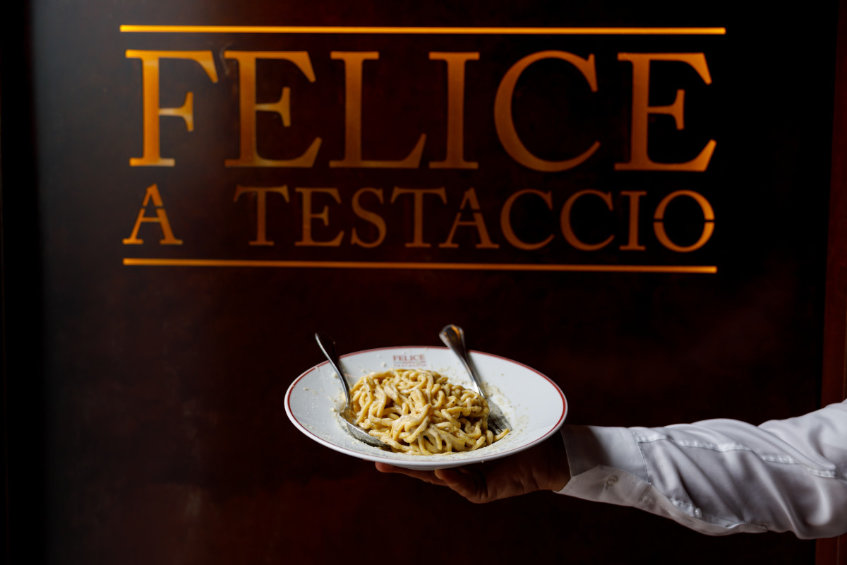 Felice a Testaccio (Felice a Testaccio) Viaggio enogastronomico in una Milano da scoprire